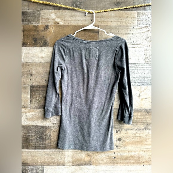 Women’s Abercrombie and Fitch 3/4 Sleeve Shirt - Picture 2 of 3